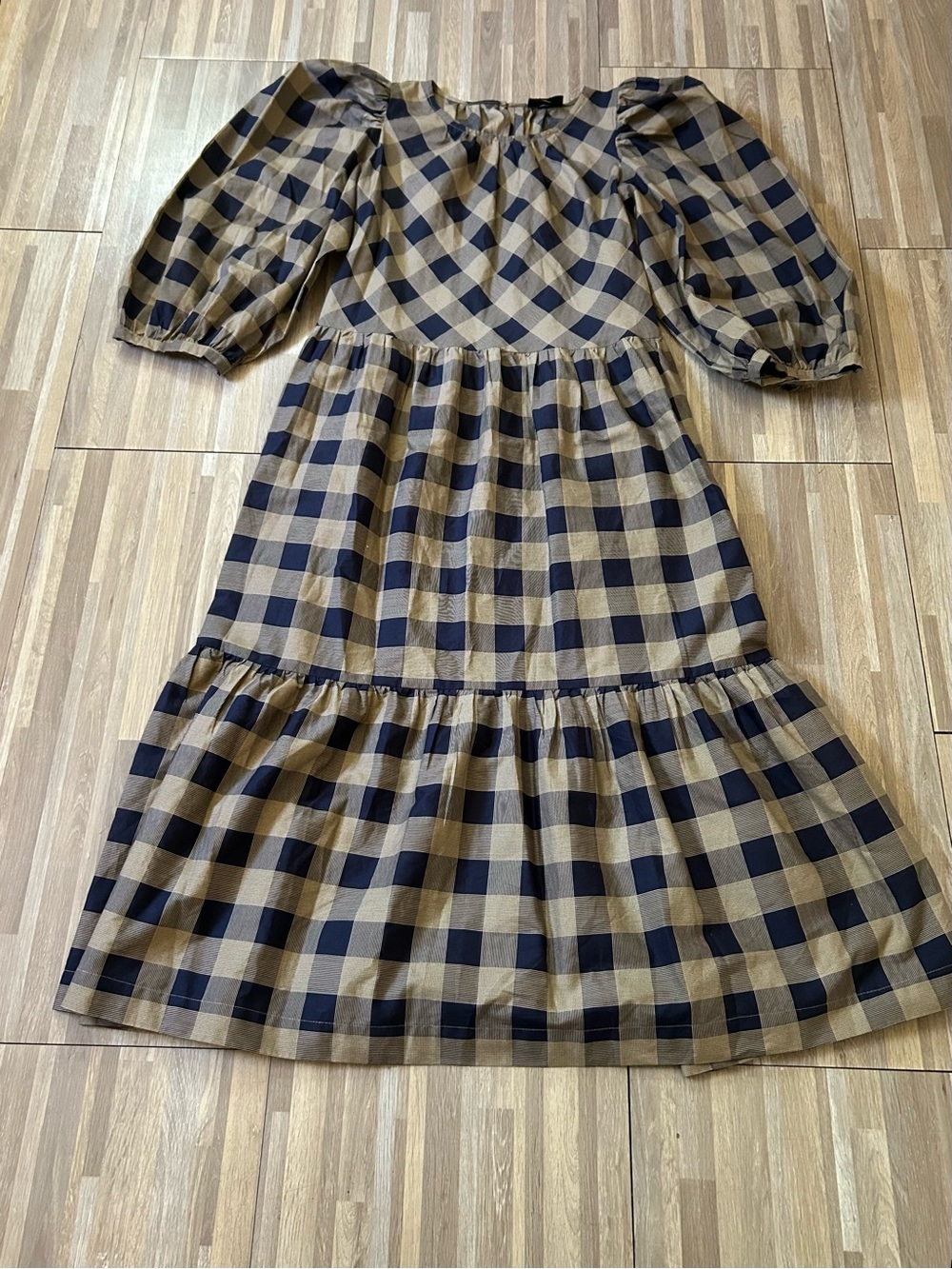 Summersalt Buffalo Plaid Tiered Midi Dress in Navy and Tan 100% Cotton Size Med - Picture 3 of 12